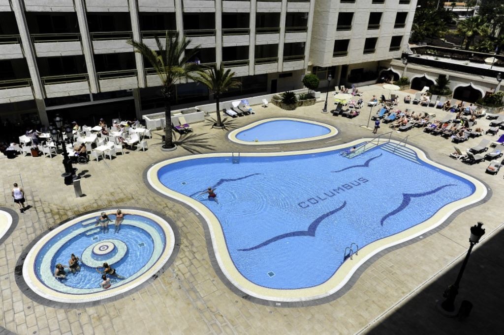 pools-outdoor-pool