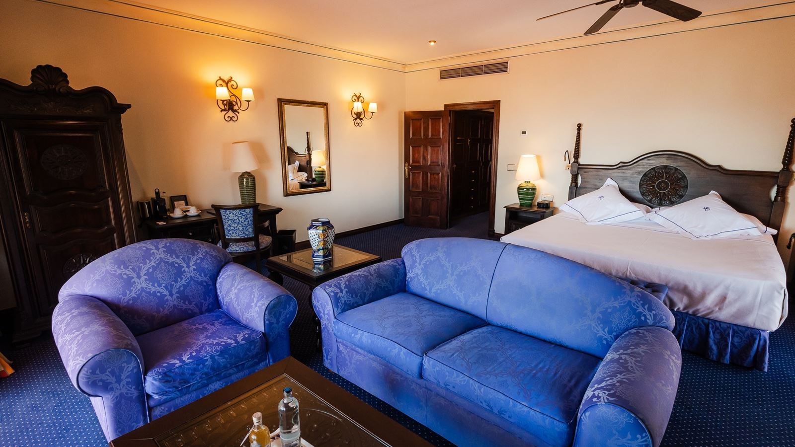 rooms-junior-suite-sea-view-balcony-or-terrace