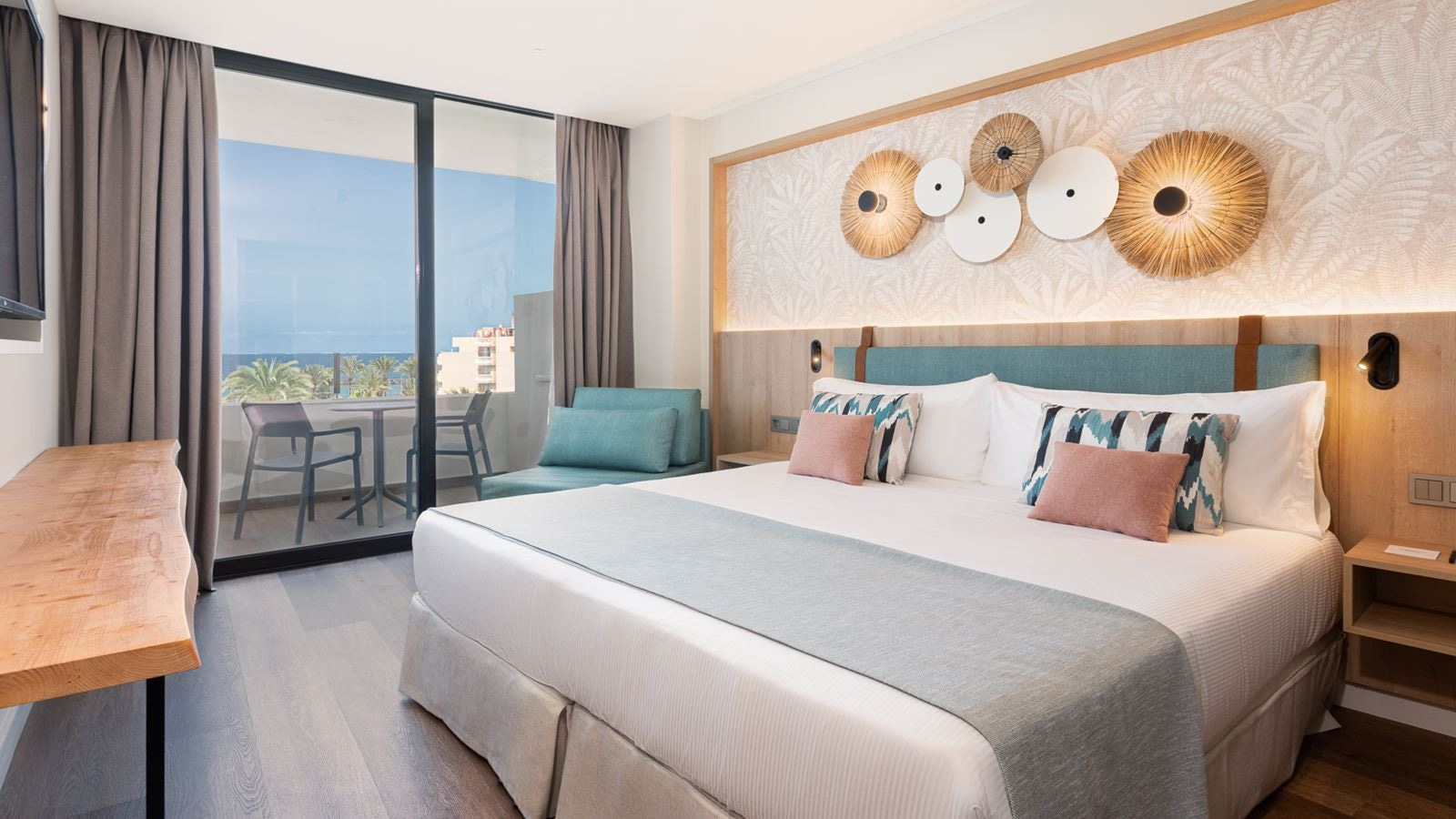 rooms-standard-twin-sea-view-with-balcony