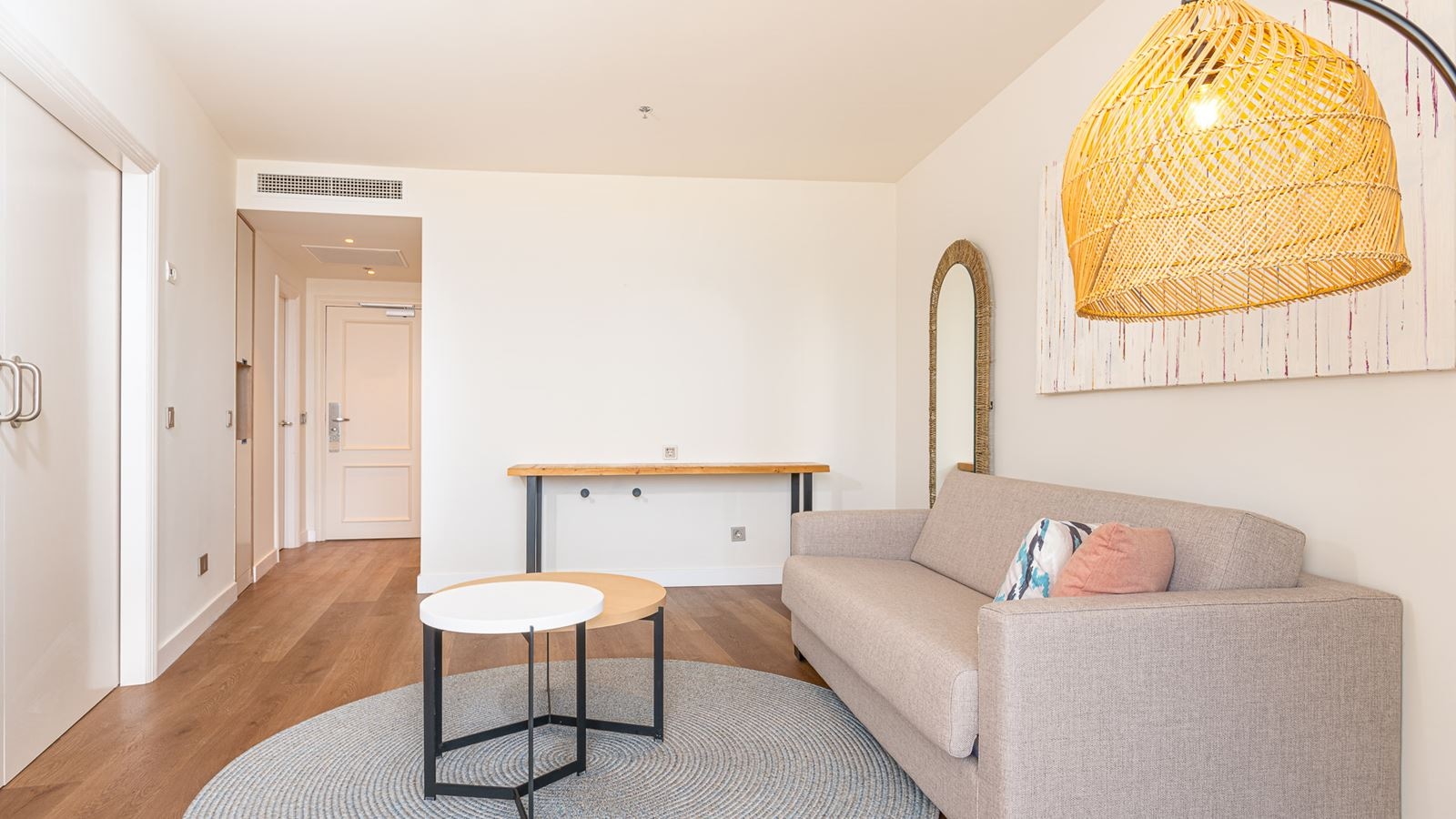 rooms-suite-mountain-view-with-balcony