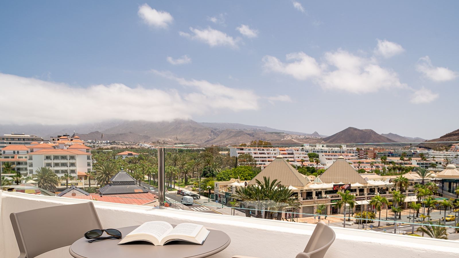rooms-standard-twin-with-balcony