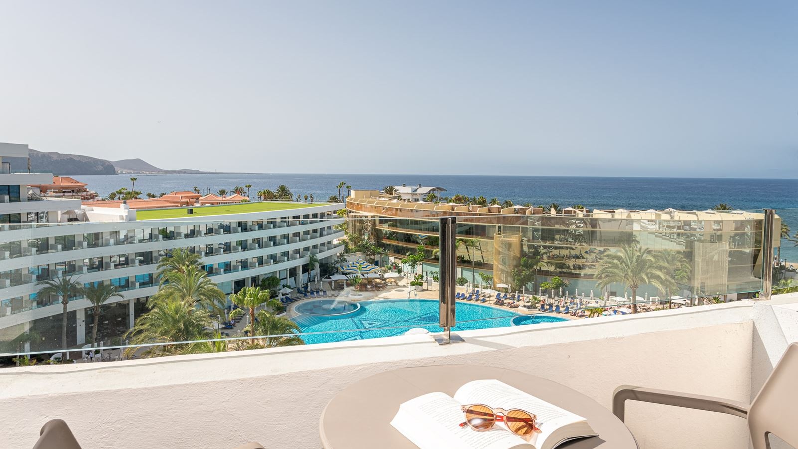 rooms-standard-twin-sea-view-with-balcony