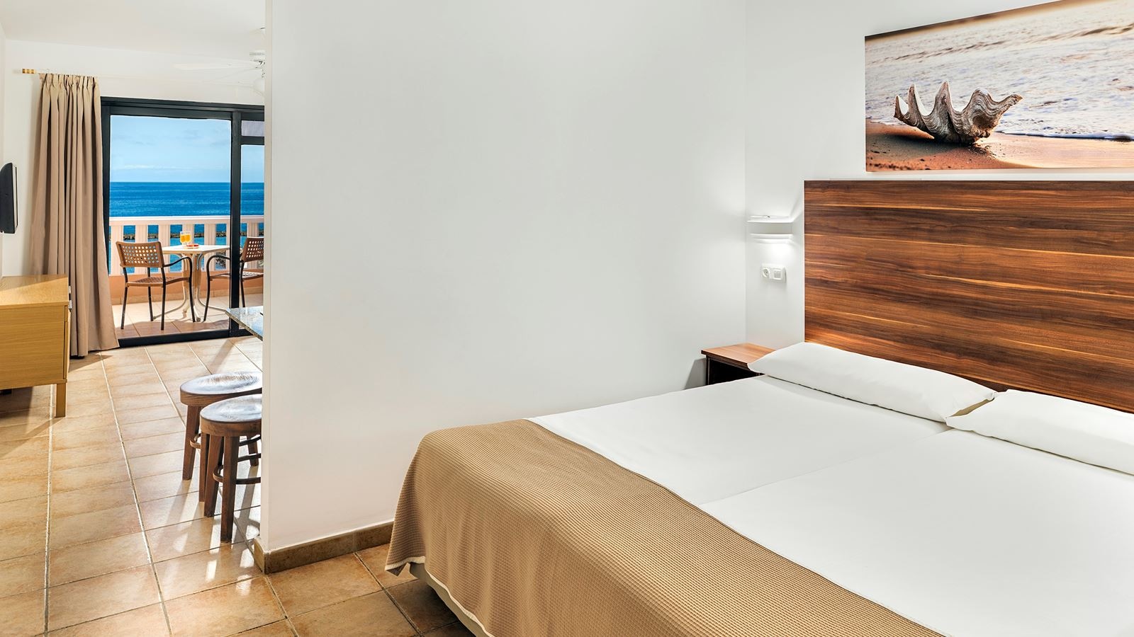 rooms-studio-frontal-sea-view