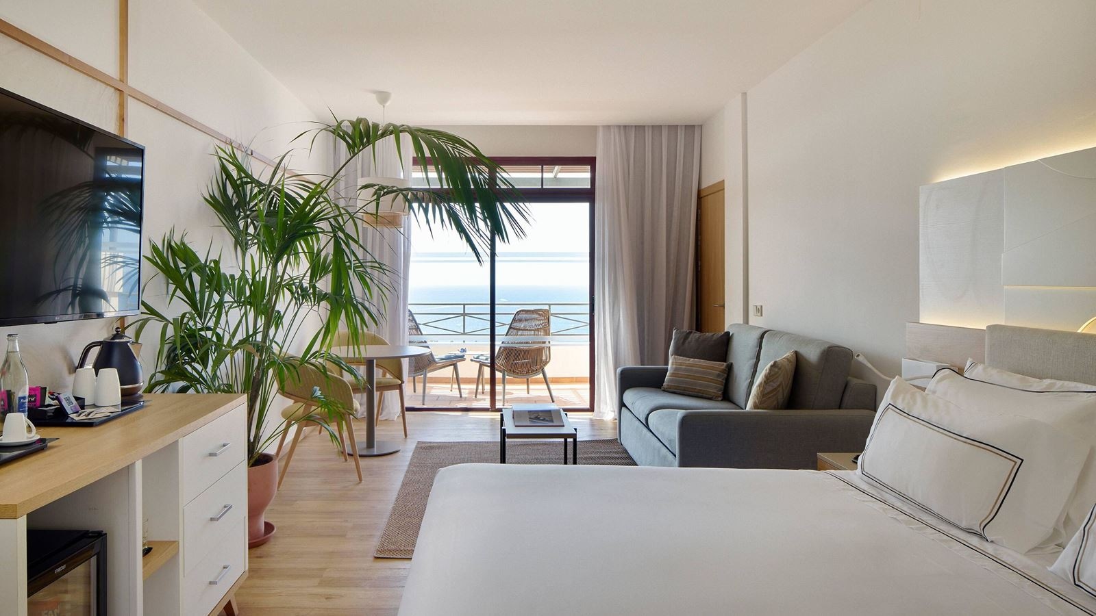 rooms-jevthe-level-junior-suite-ocean-view