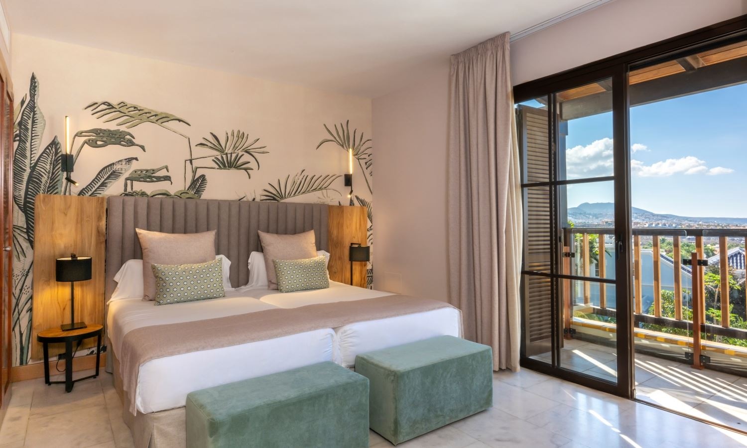 rooms-1-bedroom-villa-with-hot-tub