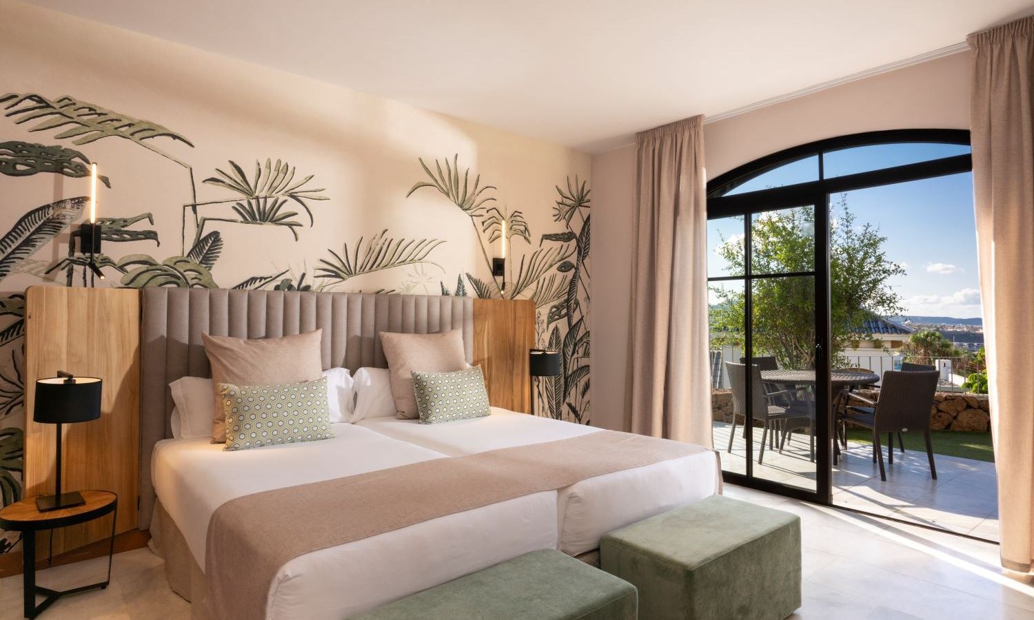 rooms-2-bedroom-villa-with-outside-hot-tub