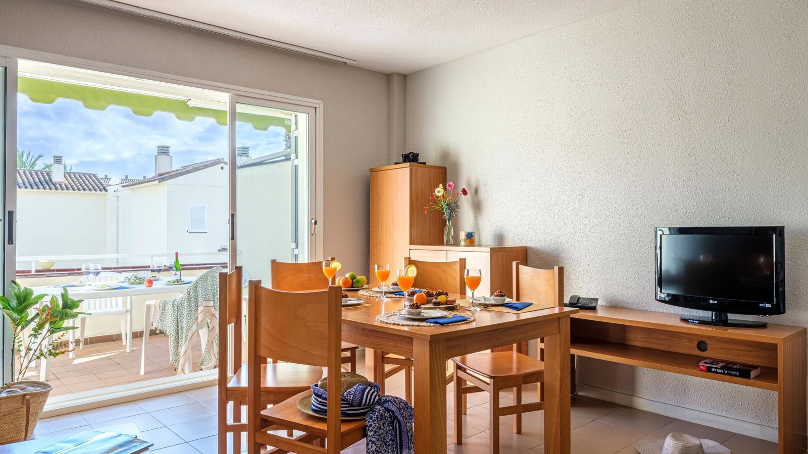 rooms-apartment-24-pax