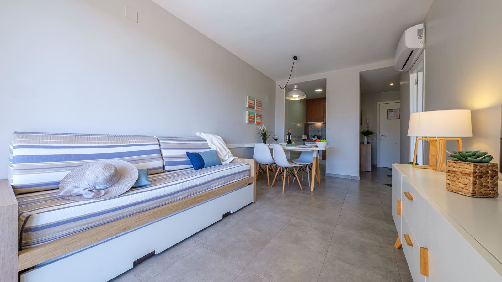 rooms-apartment-24-pax