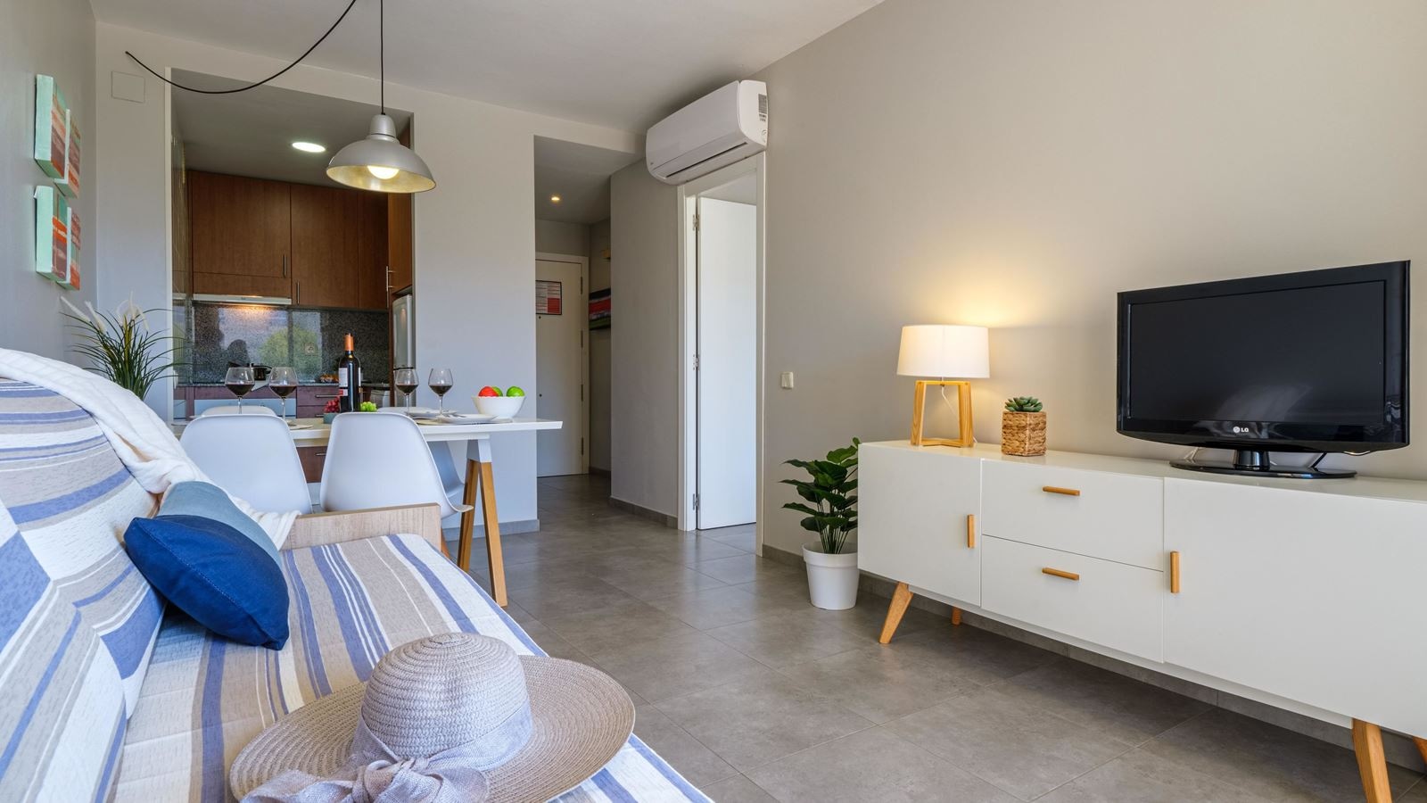 rooms-apartment-24-pax