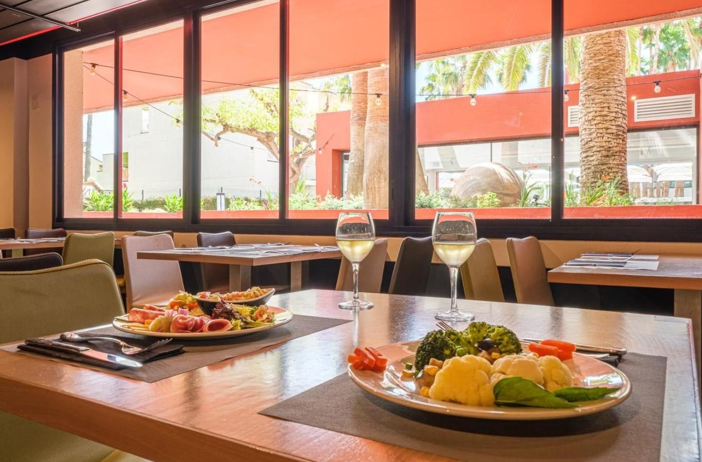 restaurants-restaurants