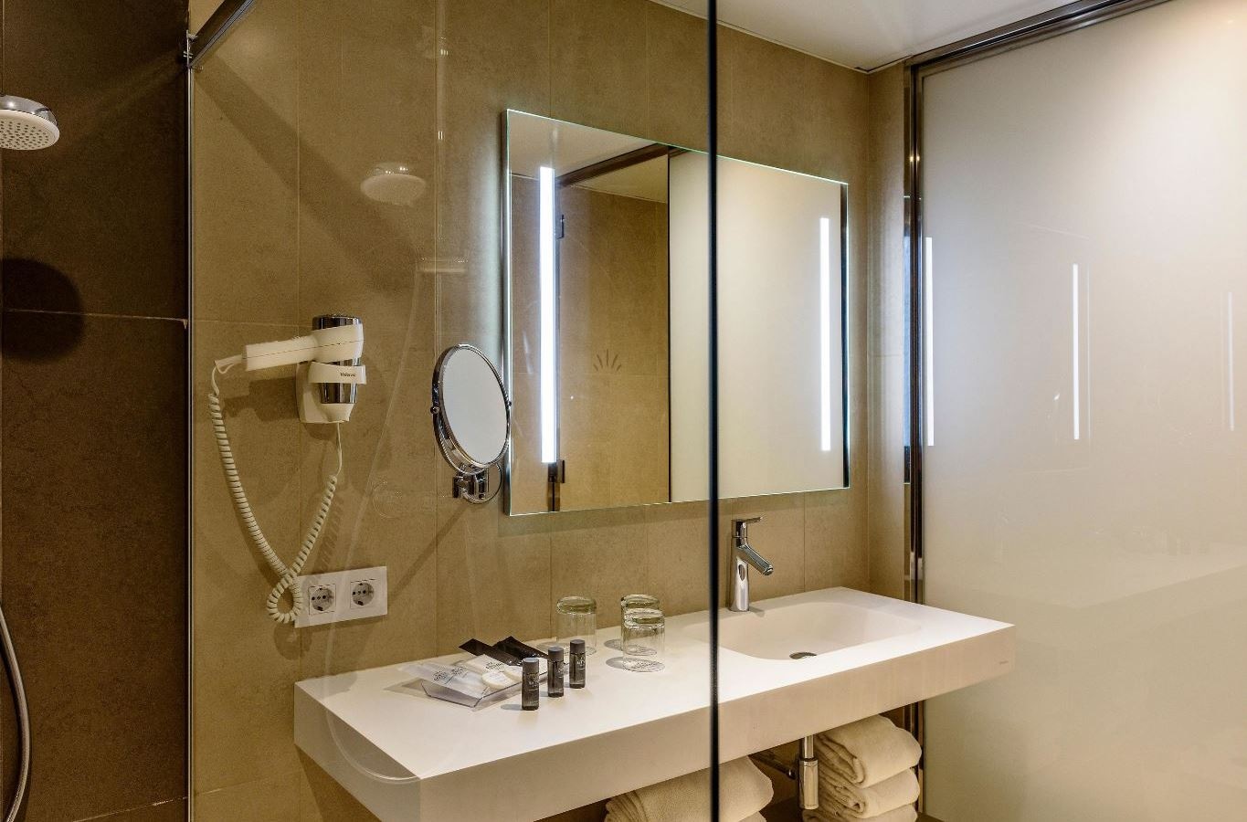 rooms-standard--superior-room