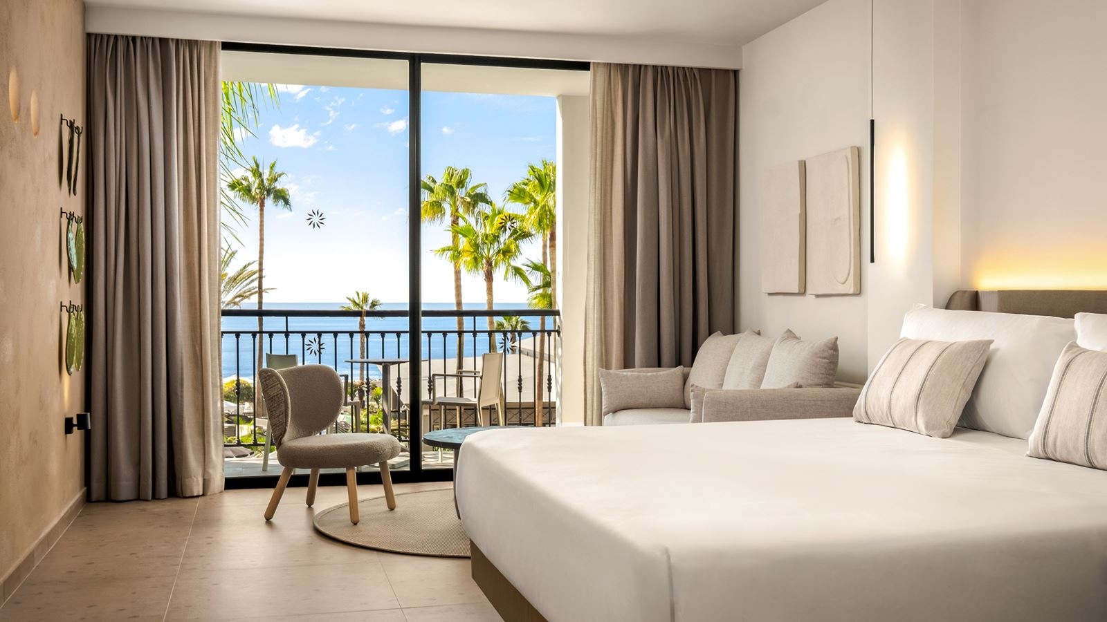 rooms-junior-suite-deluxe-sea-side-balcony-or-terrace