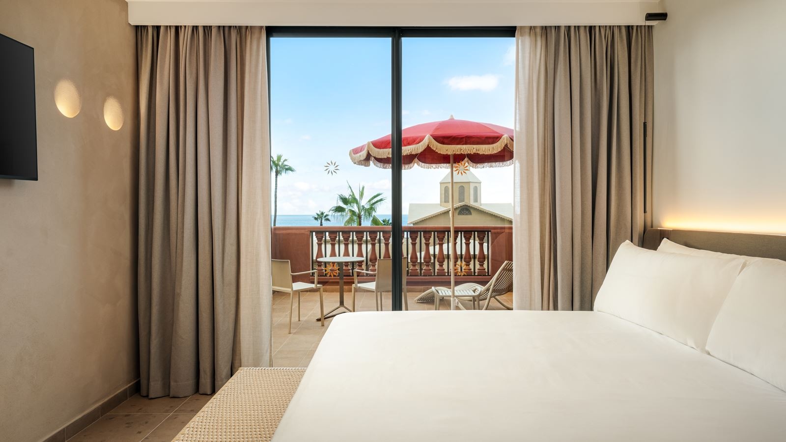 rooms-superior-sea-side-balcony-or-terrace