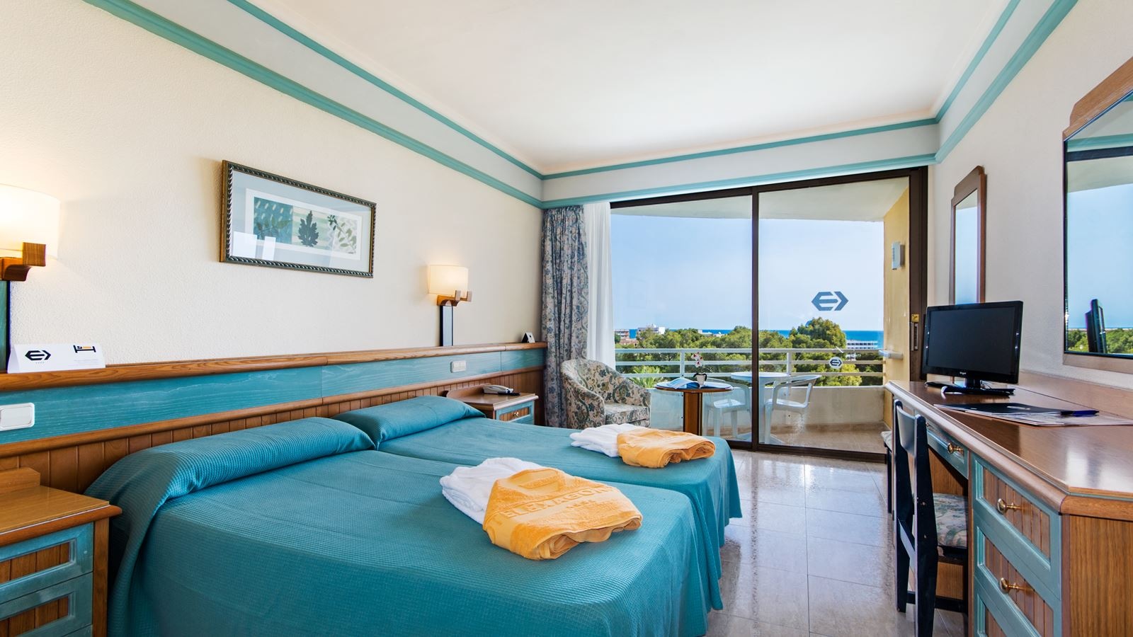 rooms-twin-room