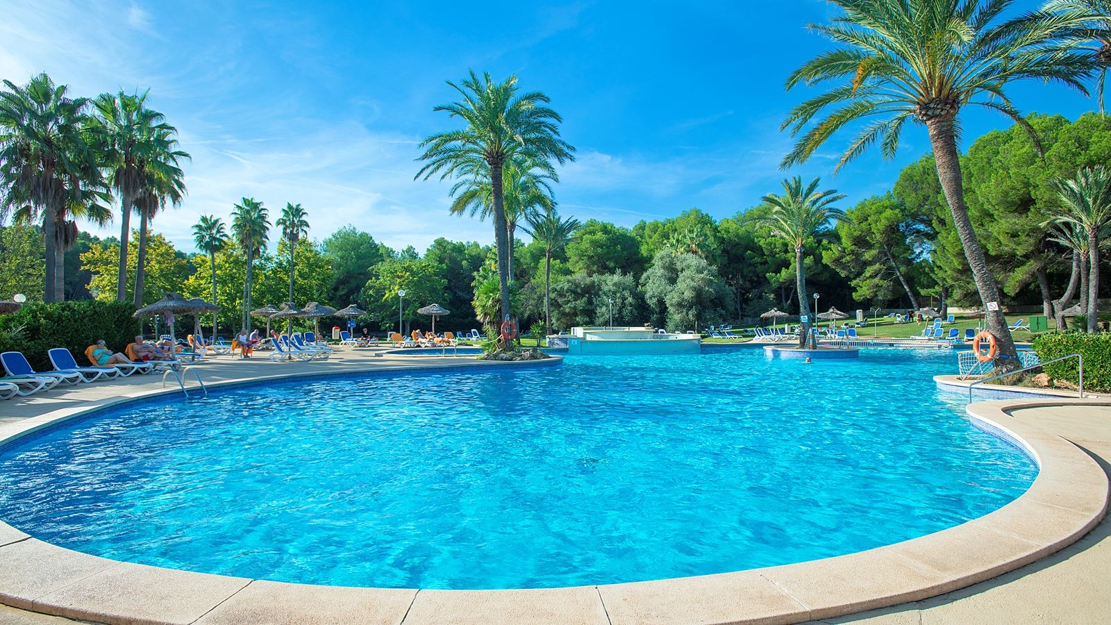 pools-outdoor-pool