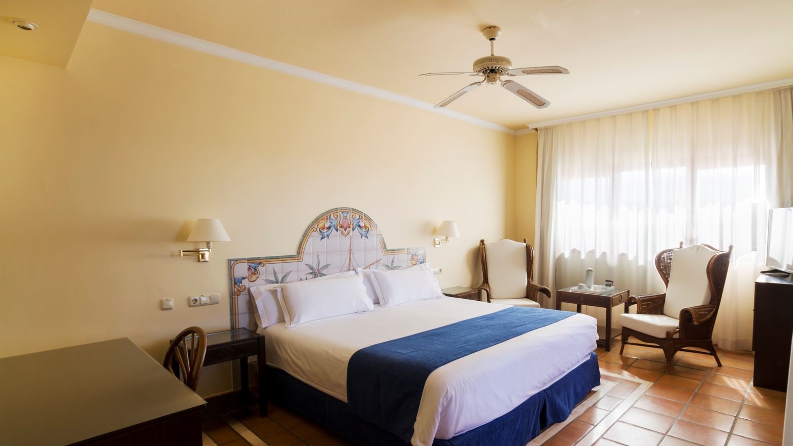 rooms-double-room-balcony-or-terrace