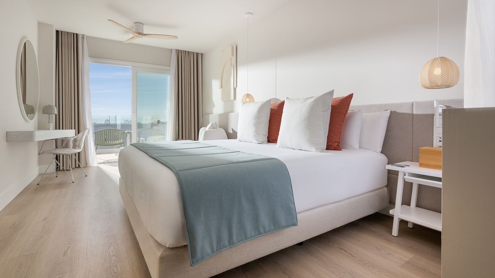 rooms-keep-the-secret-double-partial-sea-view