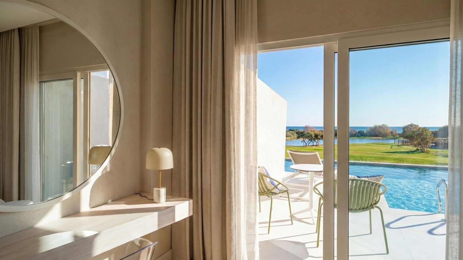 rooms-oh-la-la-the-one-swim-out-double-room-sea-view-swim-out-the-one