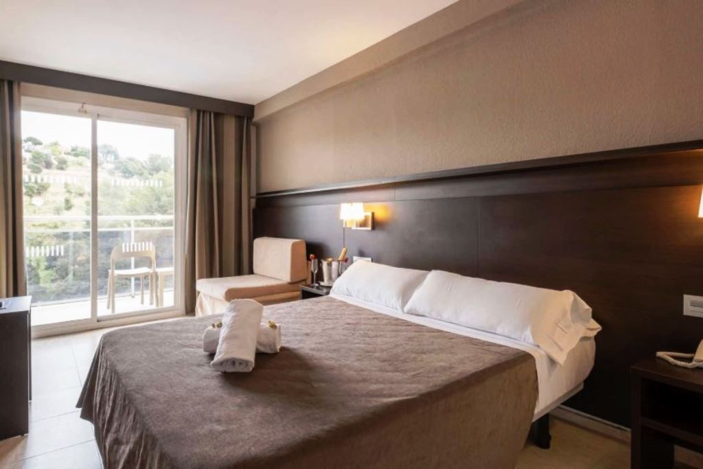 rooms-single-room-balcony-or-terrace