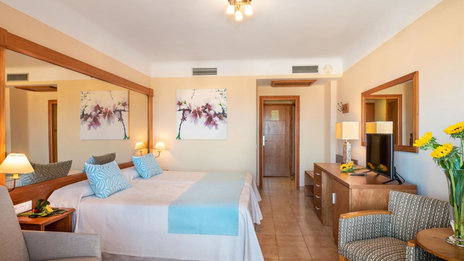 rooms-twin--double-interconnected-balcony-or-terrace