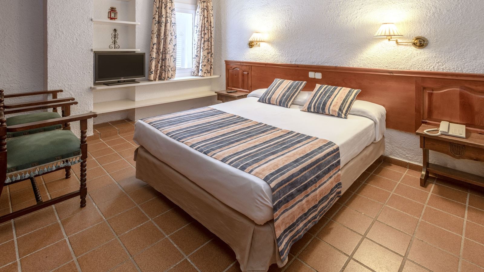 rooms-double-room-with-balcony