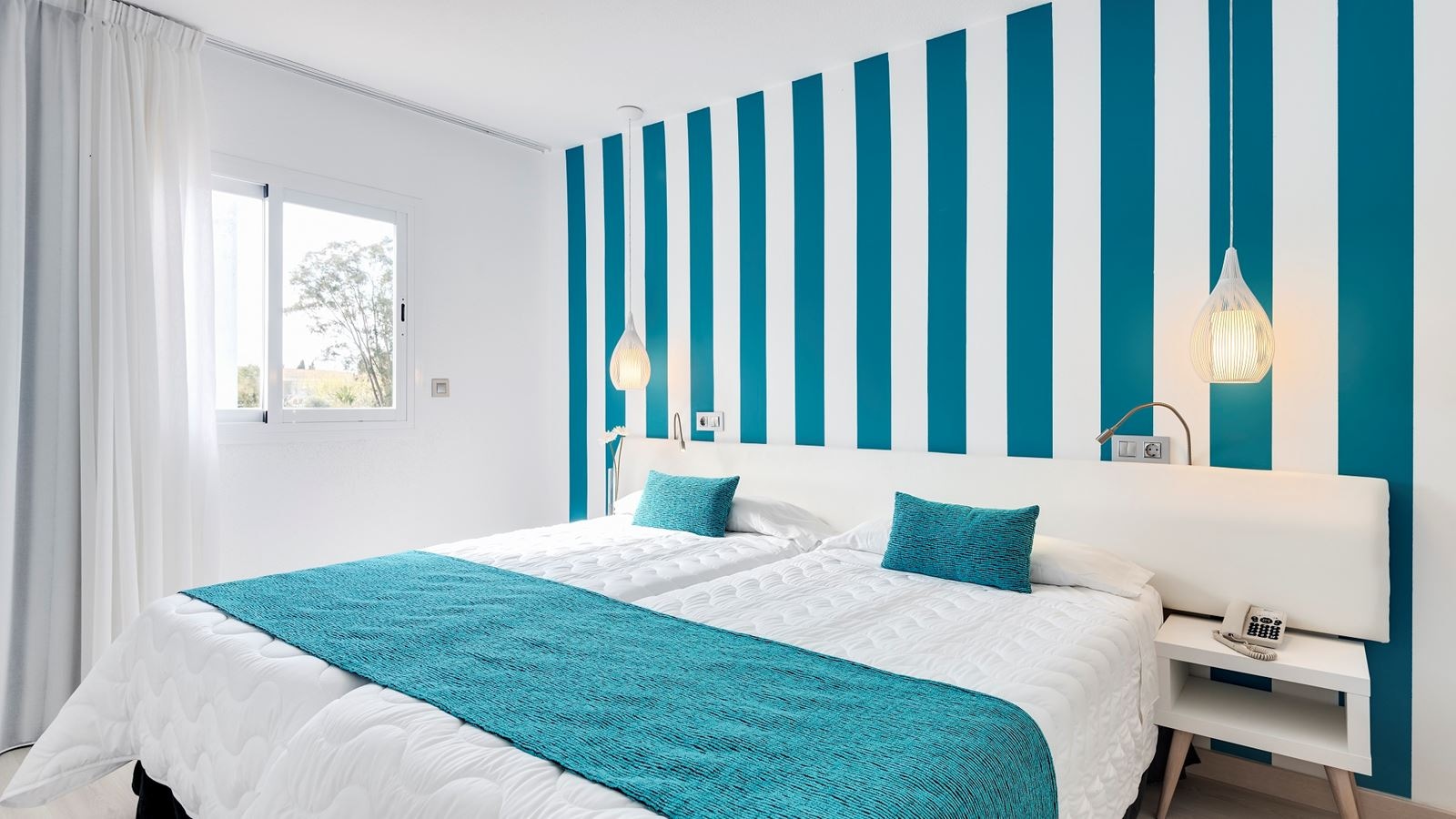 rooms-apartment-balcony-or-terrace