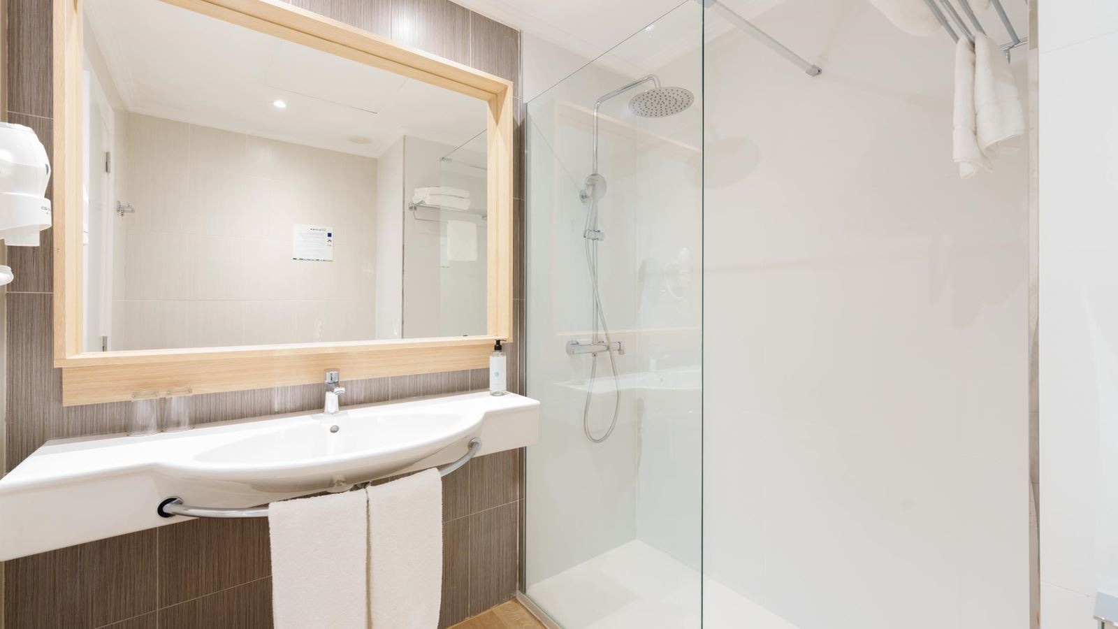 rooms-double-balcony-or-terrace