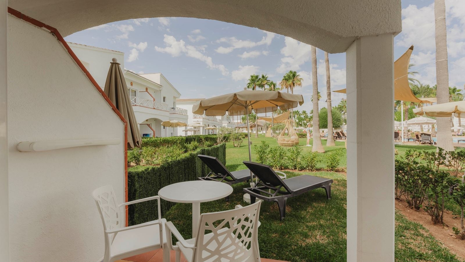 rooms-double-premium-private-garden