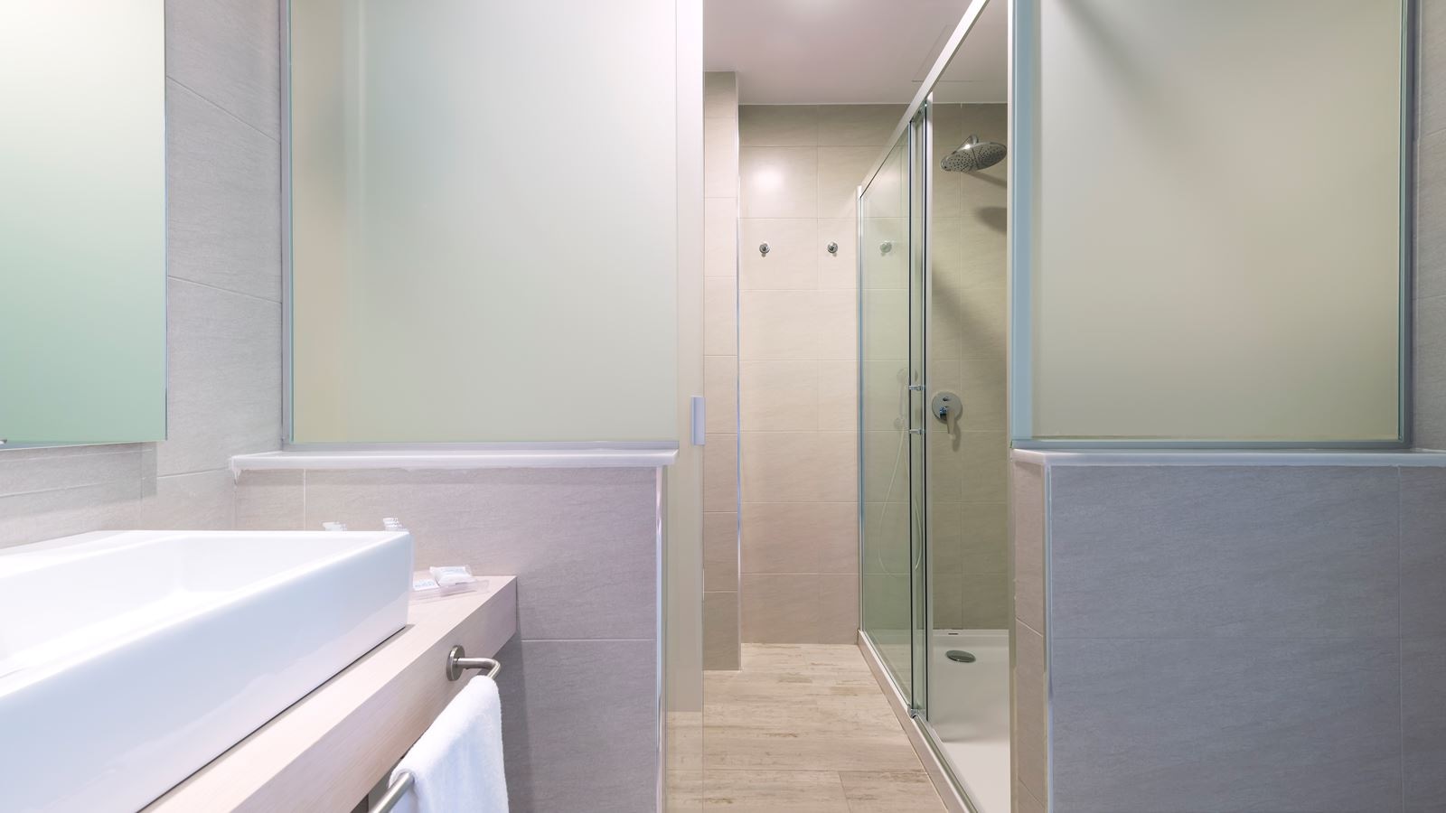 rooms-apartment-balcony-or-terrace