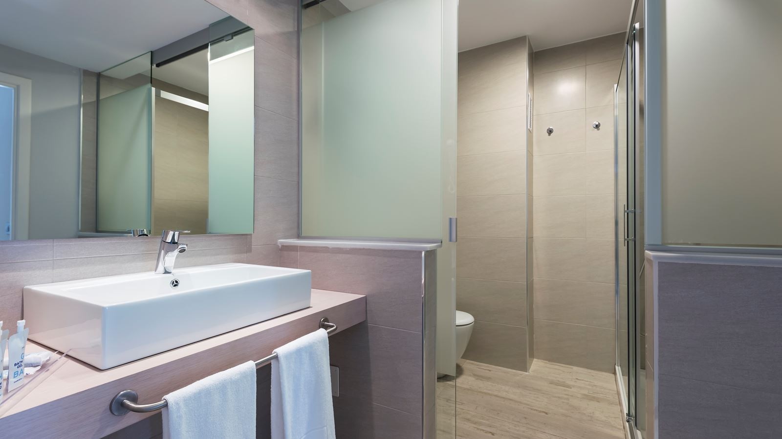 rooms-apartment-balcony-or-terrace