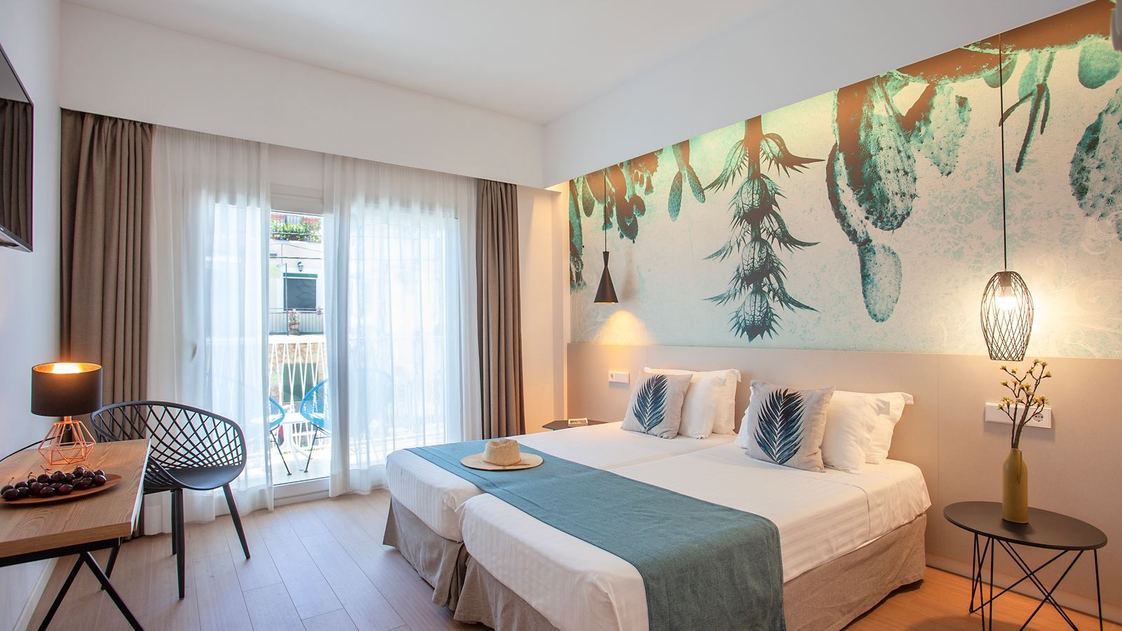 rooms-double-superior-poolview-balcony-or-terrace