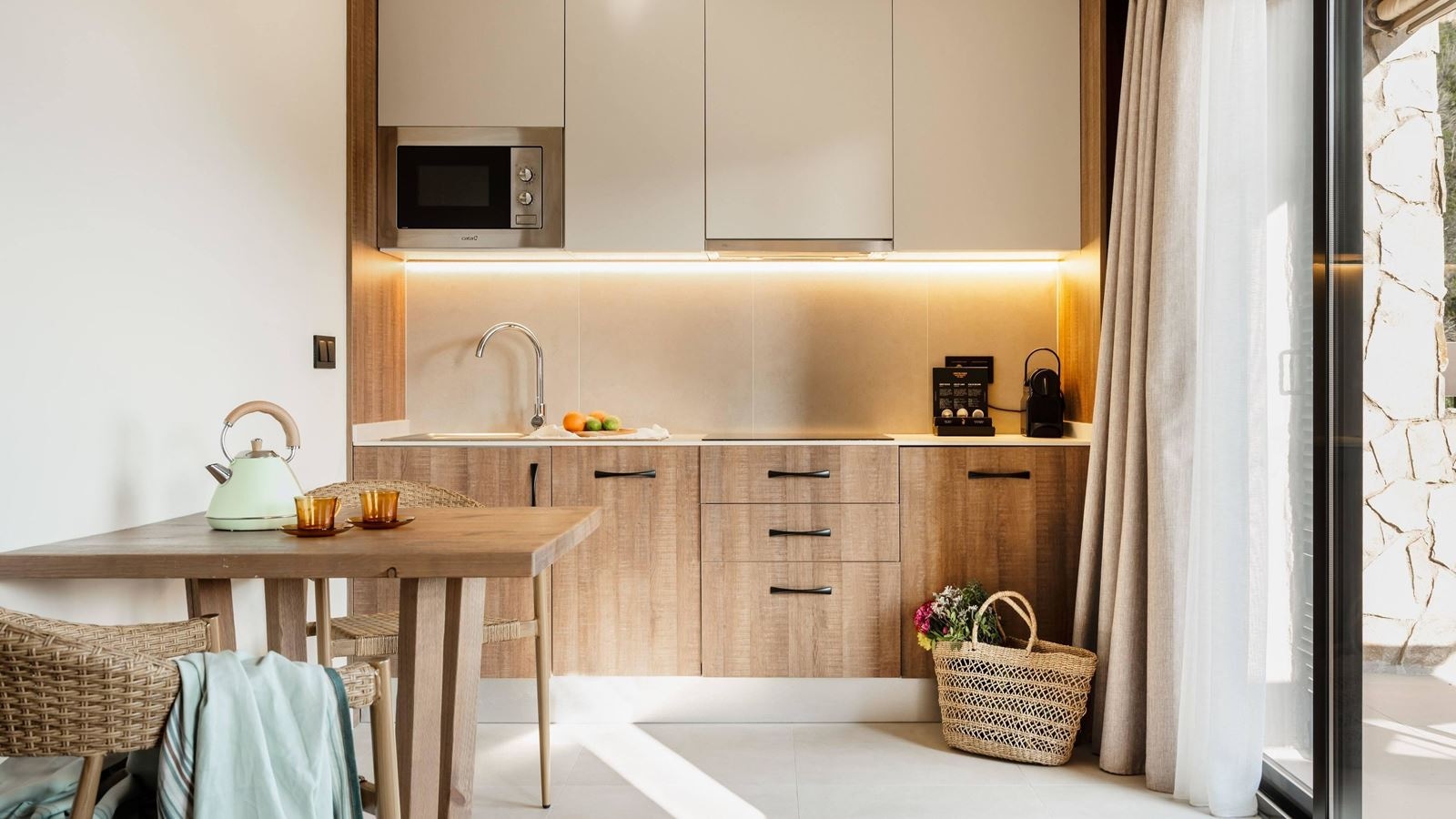 rooms-suite-zel-mediterranean-view-with-kitchen