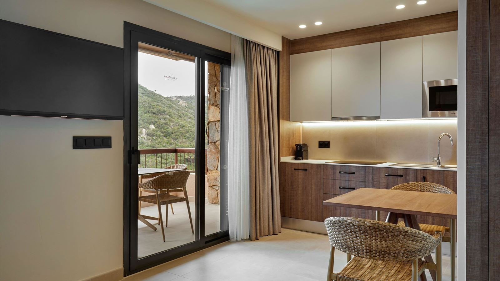 rooms-suite-zel-mediterranean-view-with-kitchen