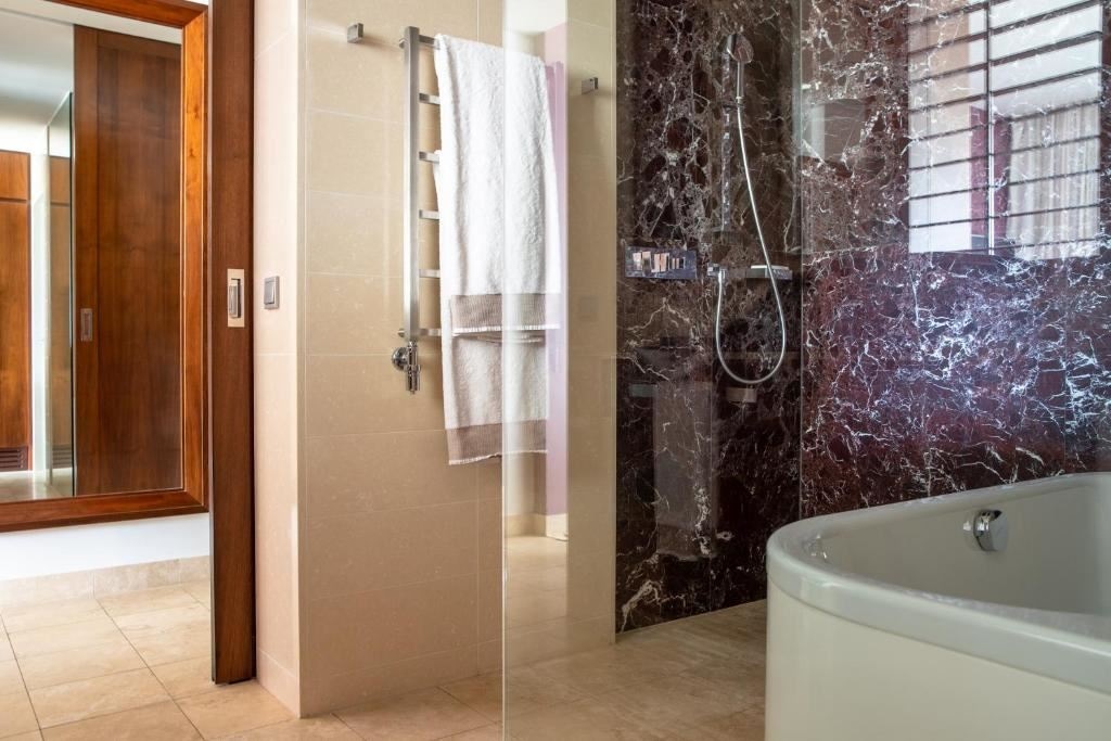 rooms-grand-deluxe-mountain-view