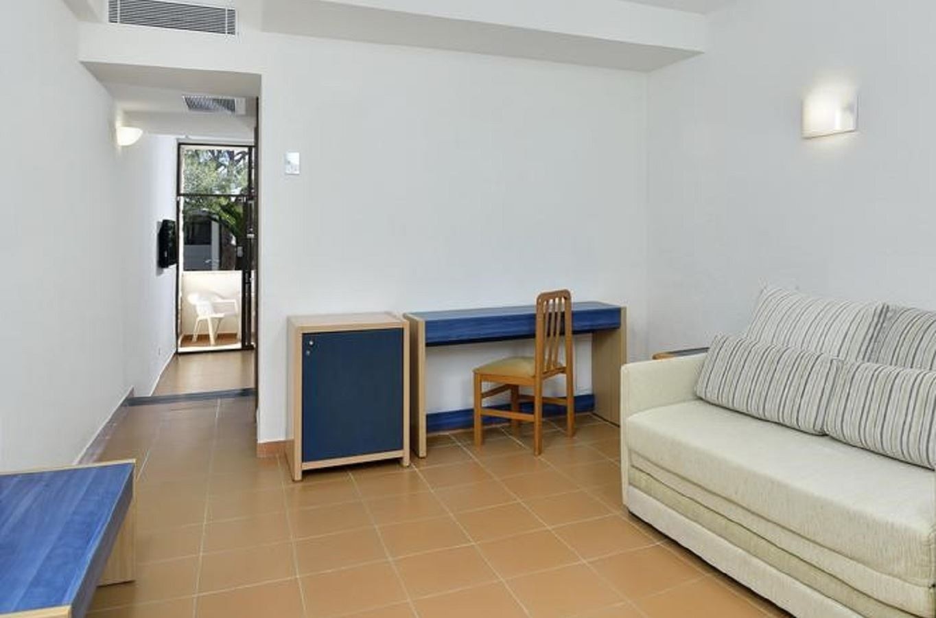 rooms-room-family-2-bedrooms-garden-view-balcony-or-terrace