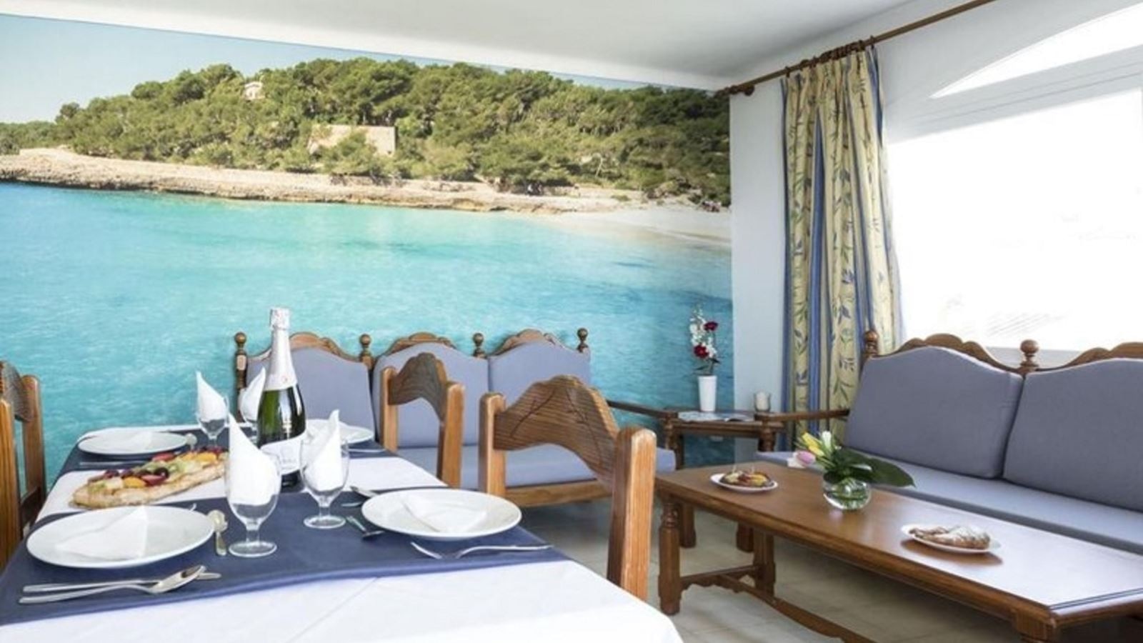 rooms-1-bedroom-apartment-balcony-or-terrace