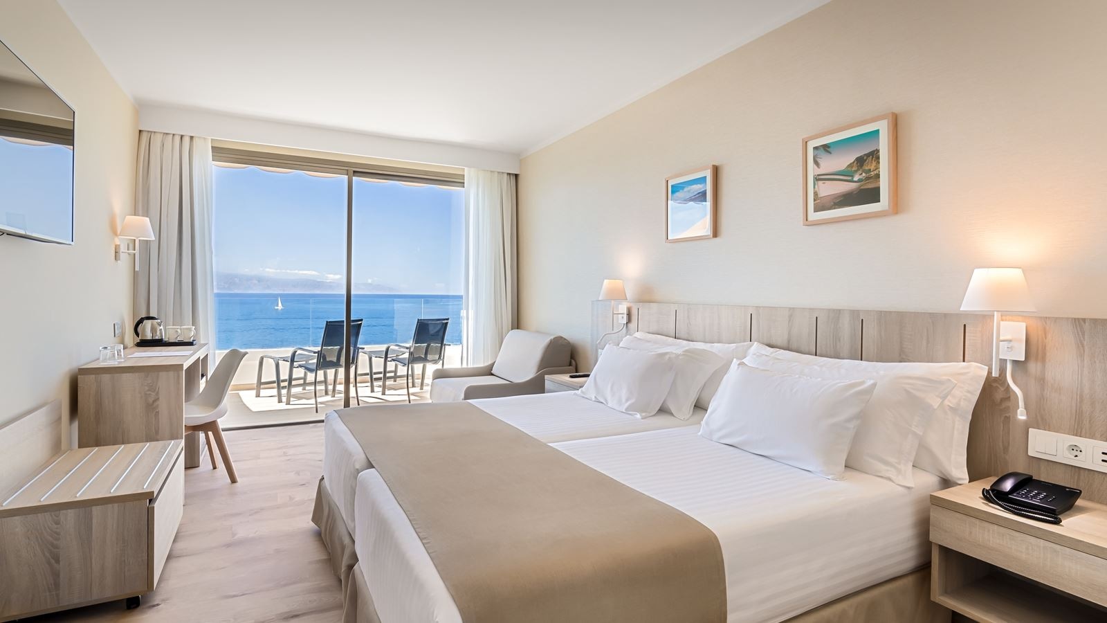 rooms-deluxe-superior-sea-view-balcony-or-terrace