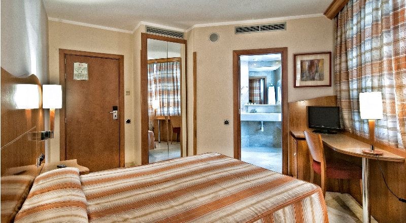 rooms-double-or-twin-standard