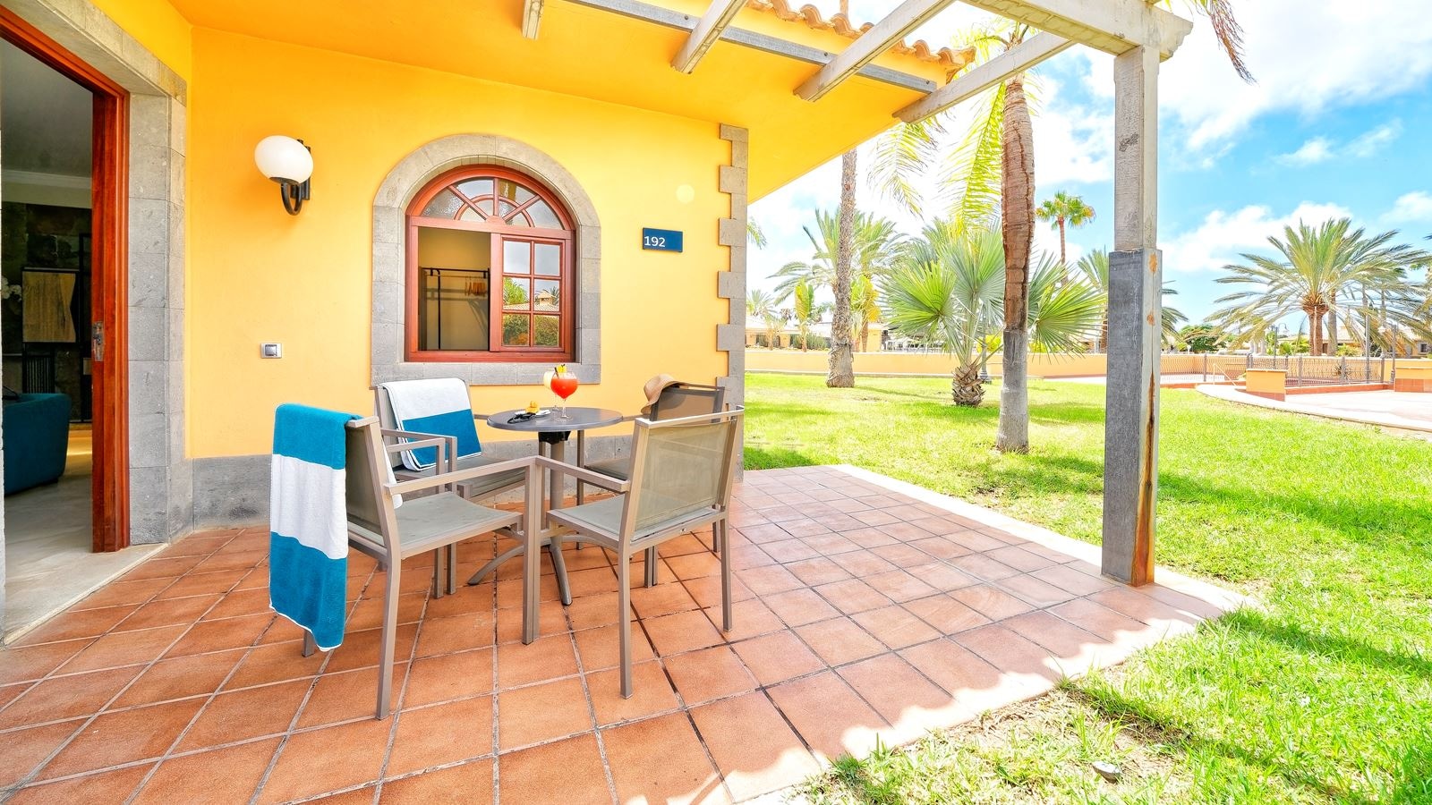 rooms-senior-suite-2-bedrooms-with-terrace