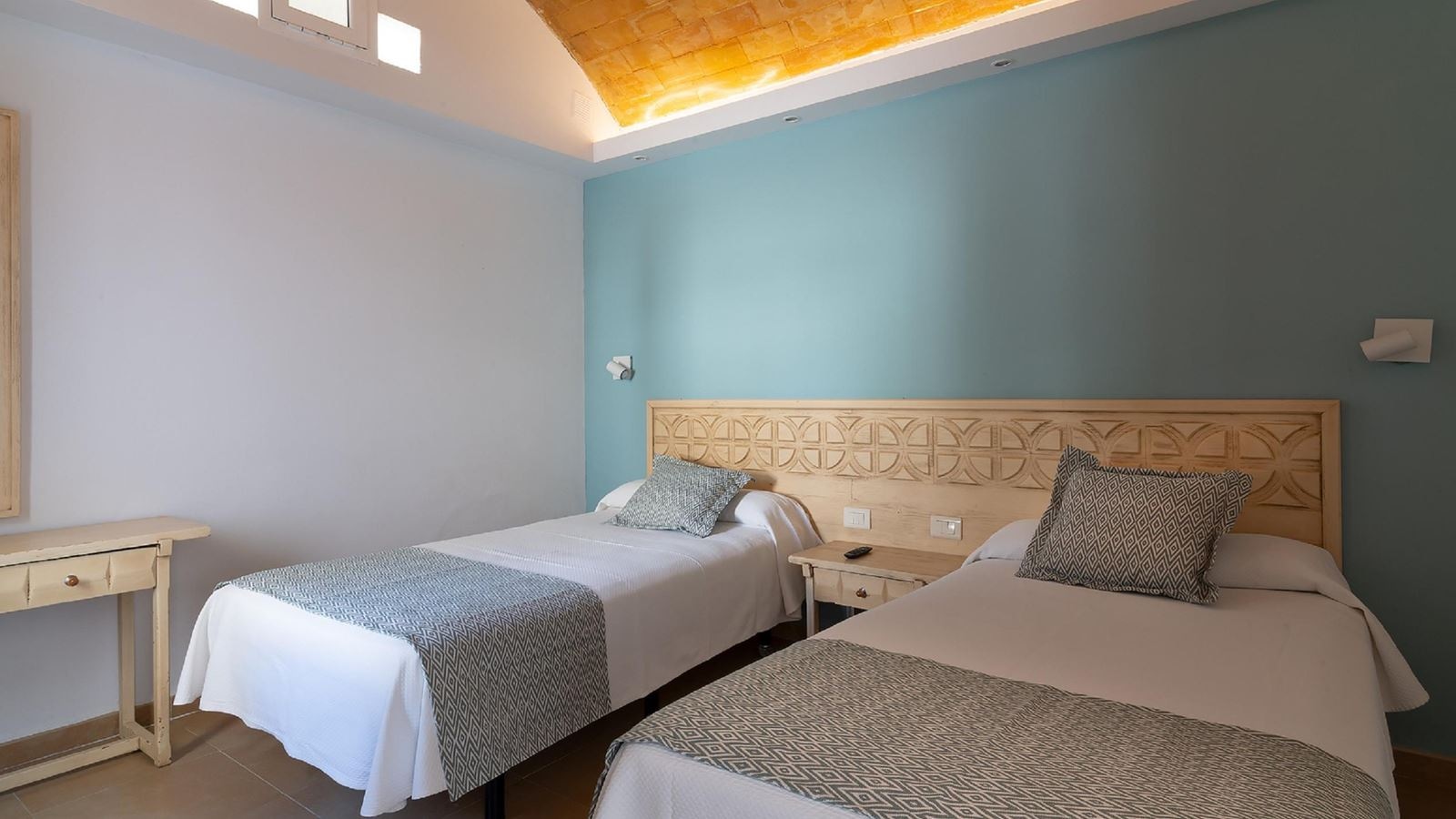 rooms-one-bedroom-superior-bungalow-balcony-or-terrace