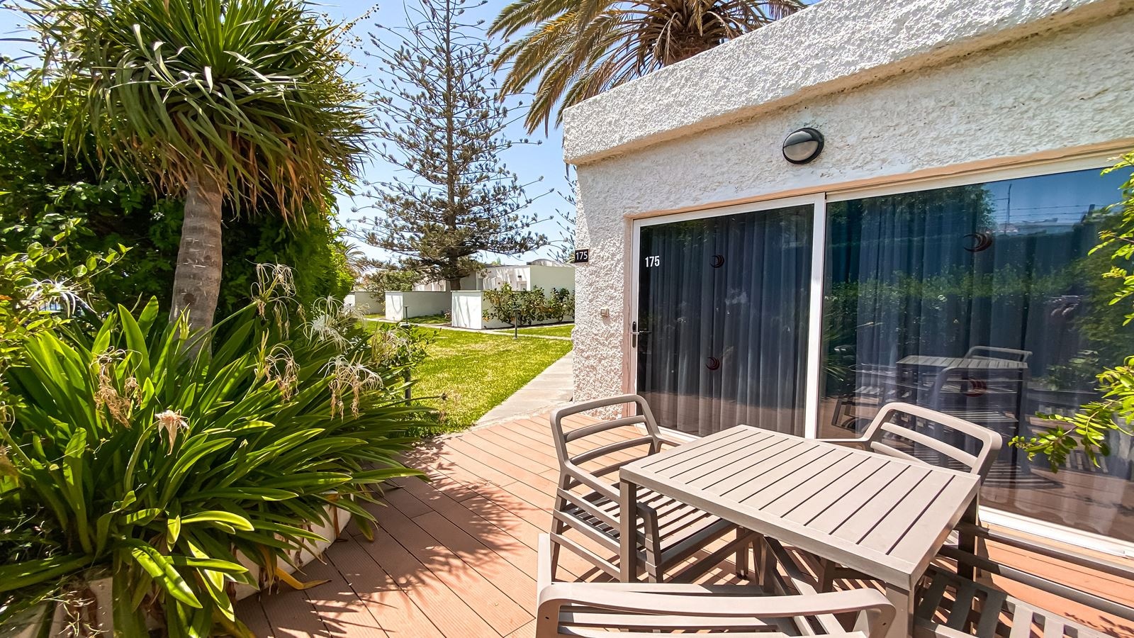 rooms-two-bedroom-bungalow-balcony-or-terrace