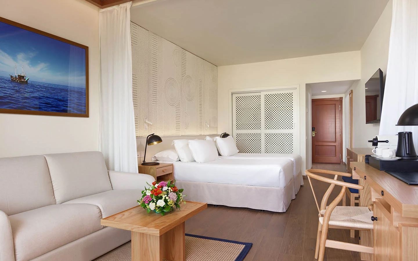 rooms-room-superior-sea-view