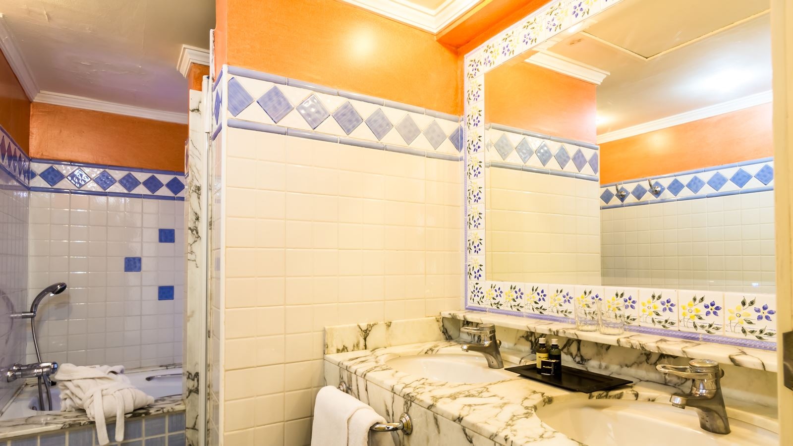 rooms-apartment-superior-balcony-or-terrace-ap1sup