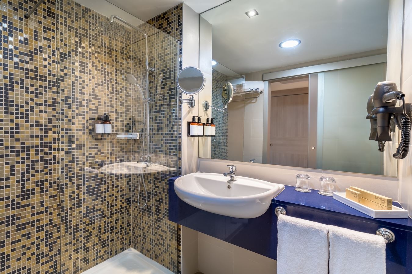 rooms-double-room--balcony-or-terrace