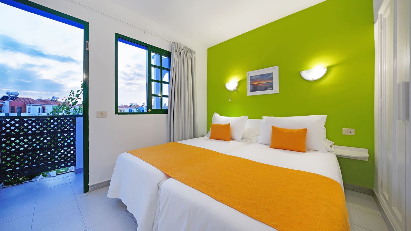 rooms-bungalow-pool-view