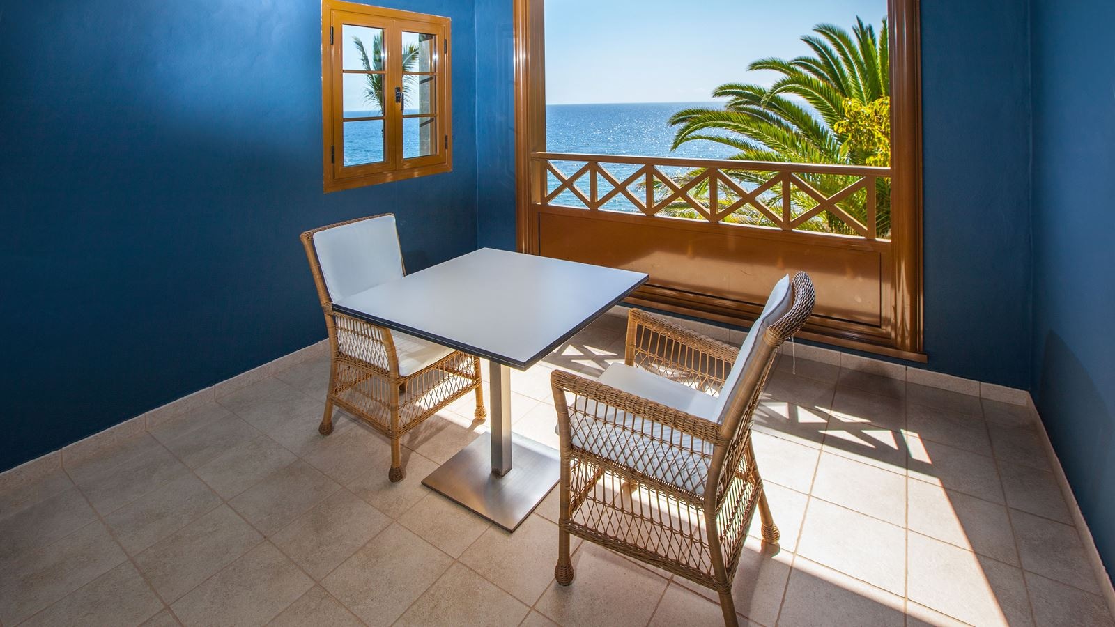 rooms-senior-suite-terrace-unique