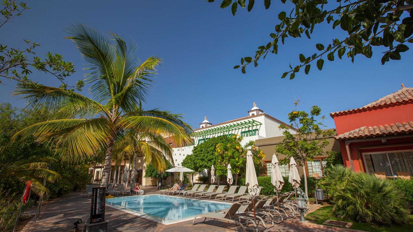 pools-outdoor-childrens-pool