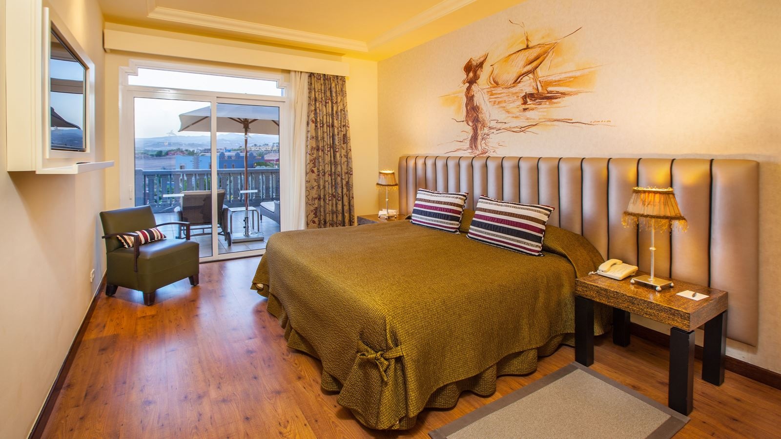 rooms-sus-superior-suite-unique-with-terrace-and-partial-sea-view