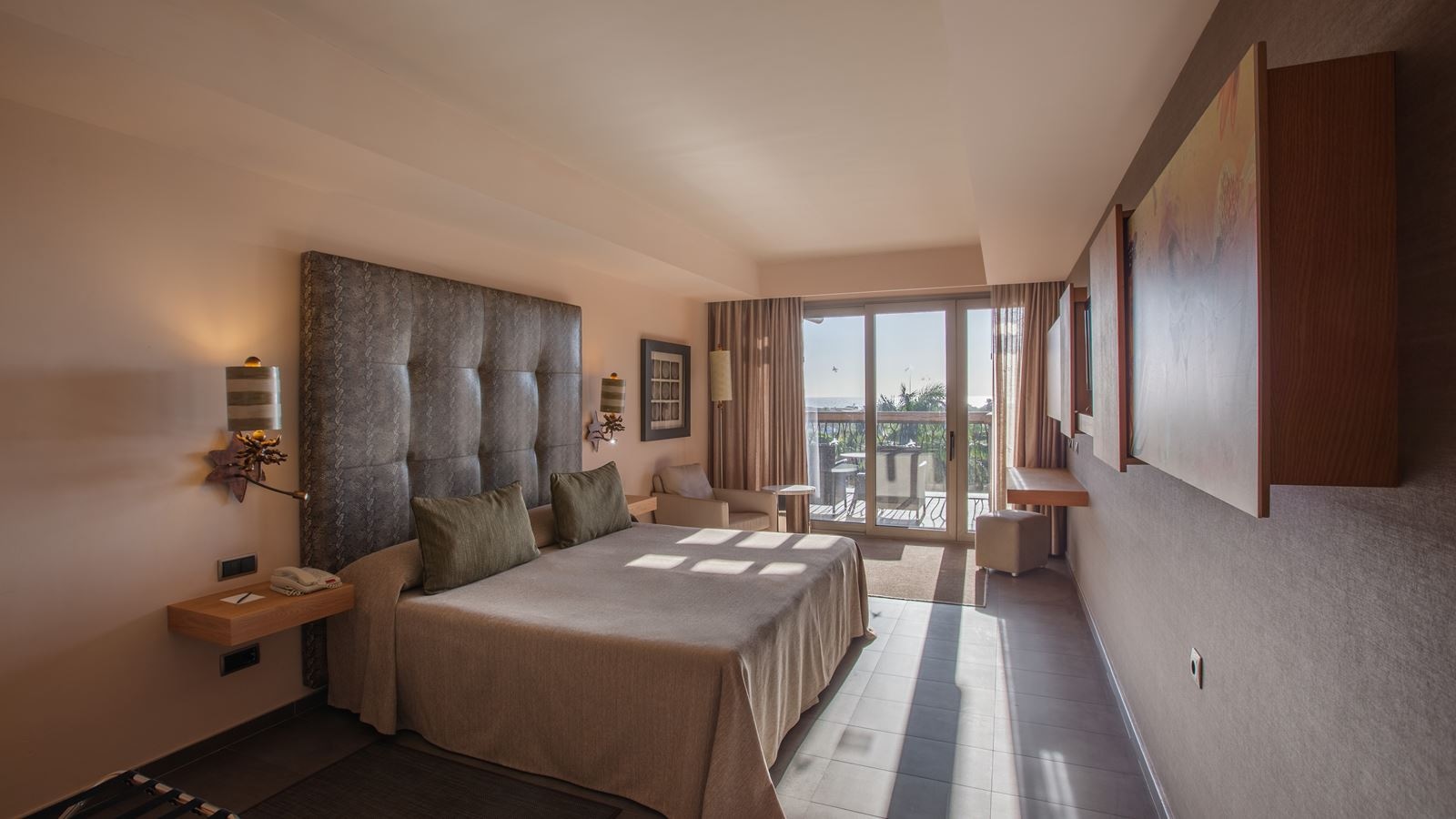 rooms-ses-senior-suite-unique-with-terrace