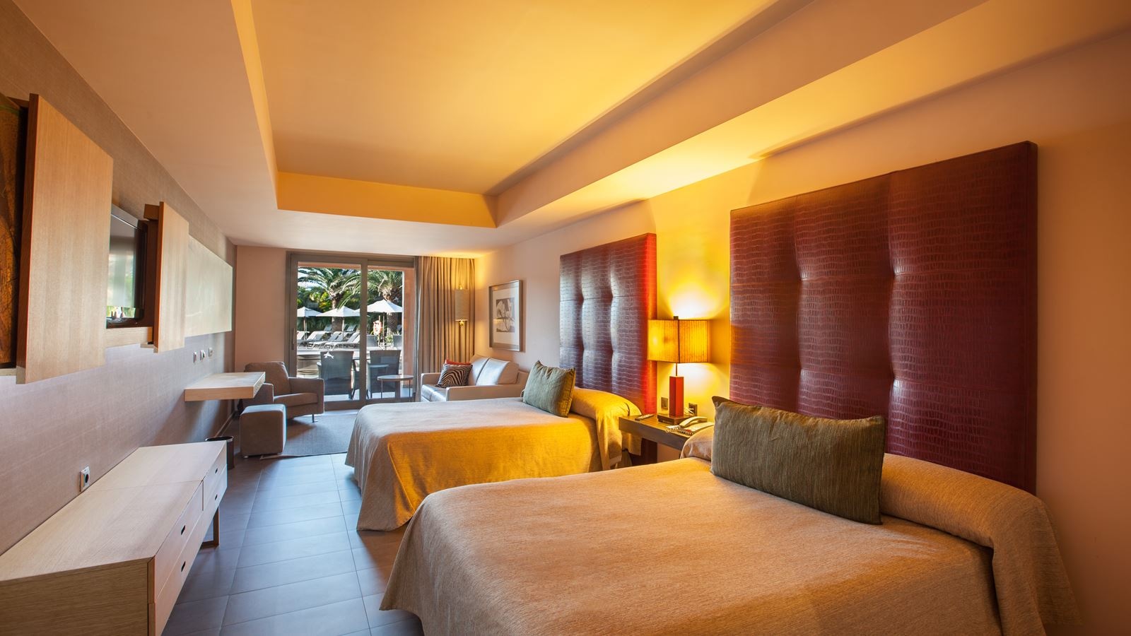 rooms-double-family-pool-terrace